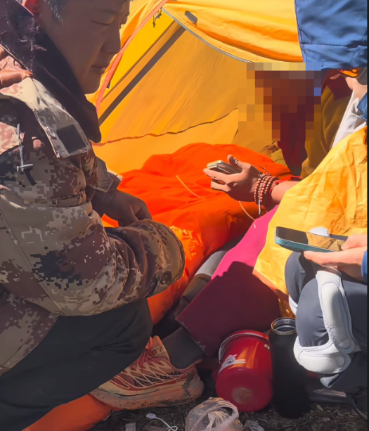 男子在四川稻城因高反去世,曾在帐篷里躺三天,当地:系非法穿越 男子在四川稻城因高反去世,曾在帐篷里躺三天,当地:系非法穿越