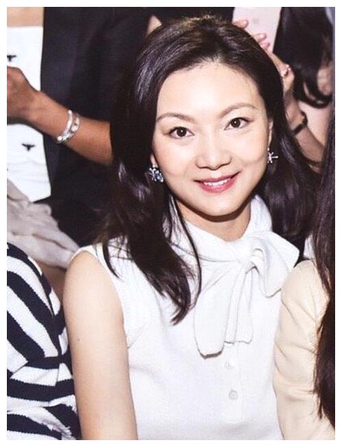 18岁的陈婷,大学都还没毕业,为何会爱上50岁高龄的张艺谋?