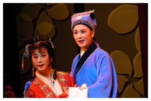 很有意思的是,单仰萍