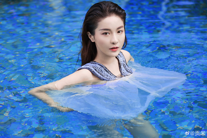 美女艺人贡米迷人水中写真美照欣赏好看_高清图集_新浪网