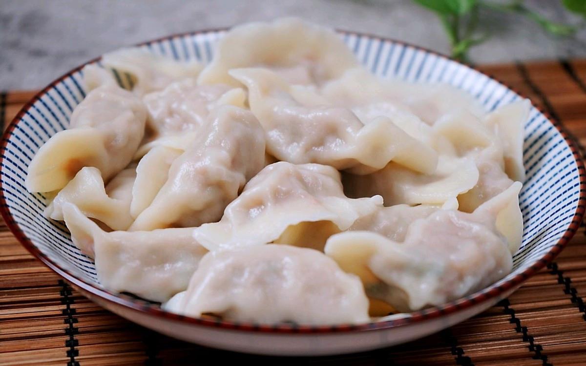 鲜甜的羊肉胡萝卜饺子来咯赛过手抓饭胜得了烤羊排