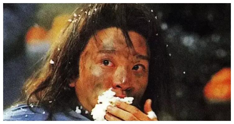 都是演乞丐:星爷吃剩饭狼吞虎咽,黄渤让人不敢接近,杨颖咋演的