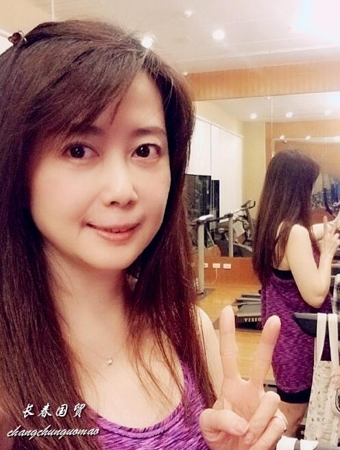 51岁孟庭苇近照曝光,皮肤白皙气质好,离婚后至今依然单身