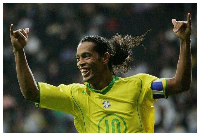 显然环球体育的"南美十号球王"是根据国家队的成绩来看,小罗与梅西最