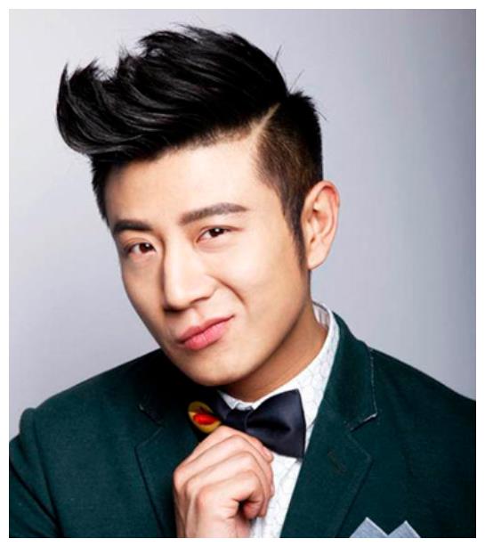 岁毕业时的他正好赶上了相声行业不景气的时代,自幼和冯宝华学习相声