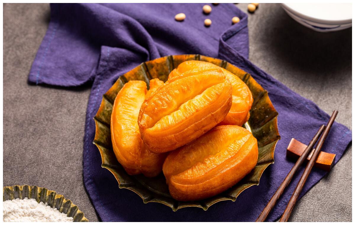 健康好吃的国宴小油条你在家也能做不用泡打粉蓬松酥脆方法简单