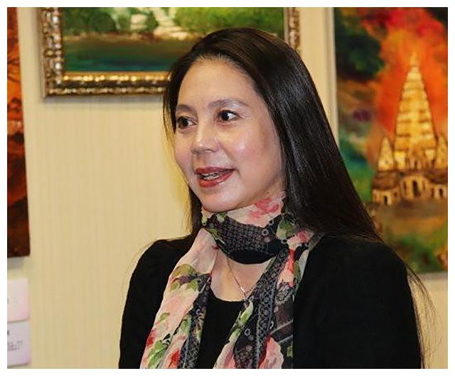 38年前叛逃留美的女网天才胡娜今态度大变高调回国只为捞金