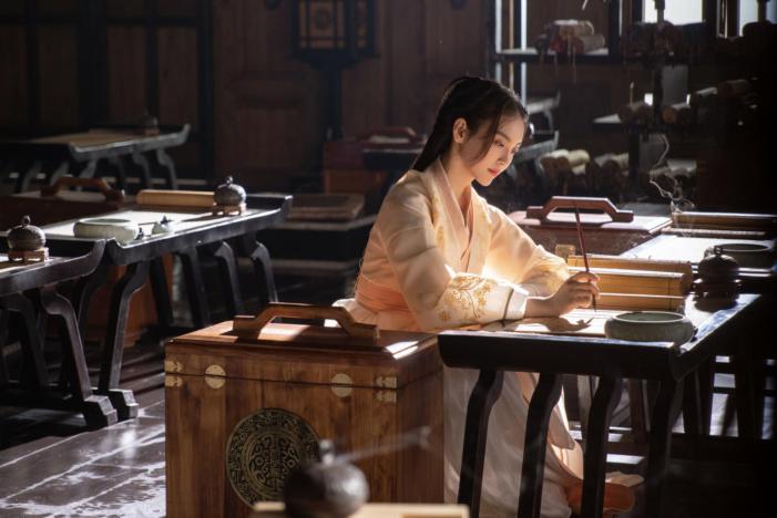 女世子尤靖茹男装帅气女装娇俏撩汉又撩妹收获芳心无数