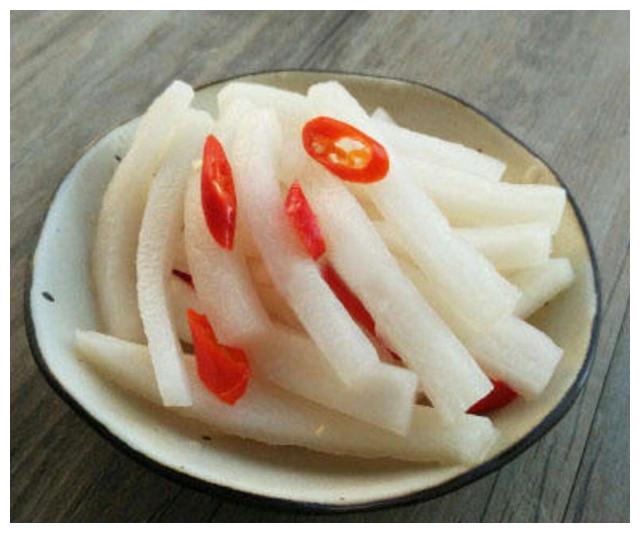 好吃的酸甜爽口萝卜脆脆的