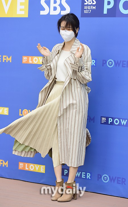 韩国女艺人朴河宣出演sbs电台节目