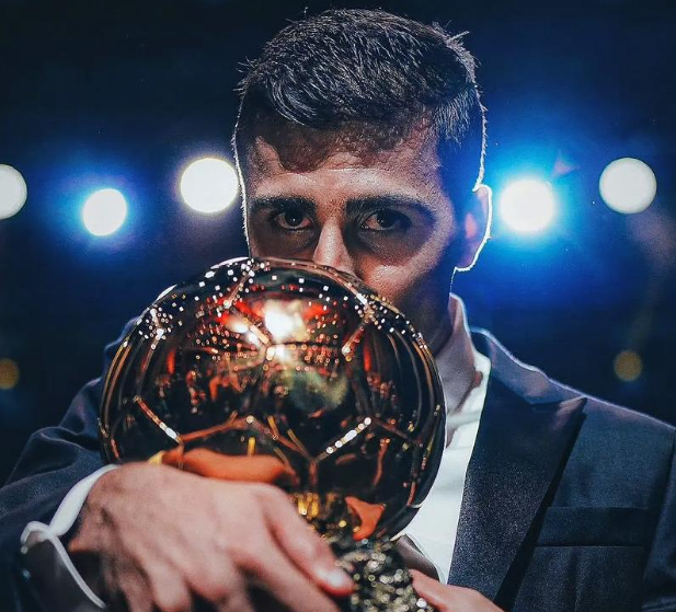 强挖金球巨星！皇马夏窗目标曝光！权威记者爆料，曼城留不住了