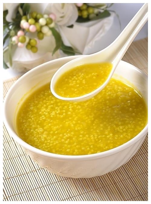 金玉小米粥原料:小米50克,玉米粒30克,糯米10克.调料:高汤,盐.做法:1.