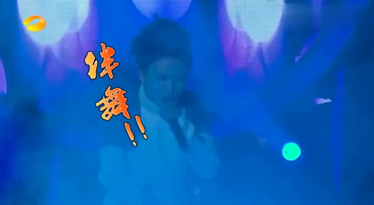 百变大咖秀大张伟模仿起了那英这段值得循环小编笑了