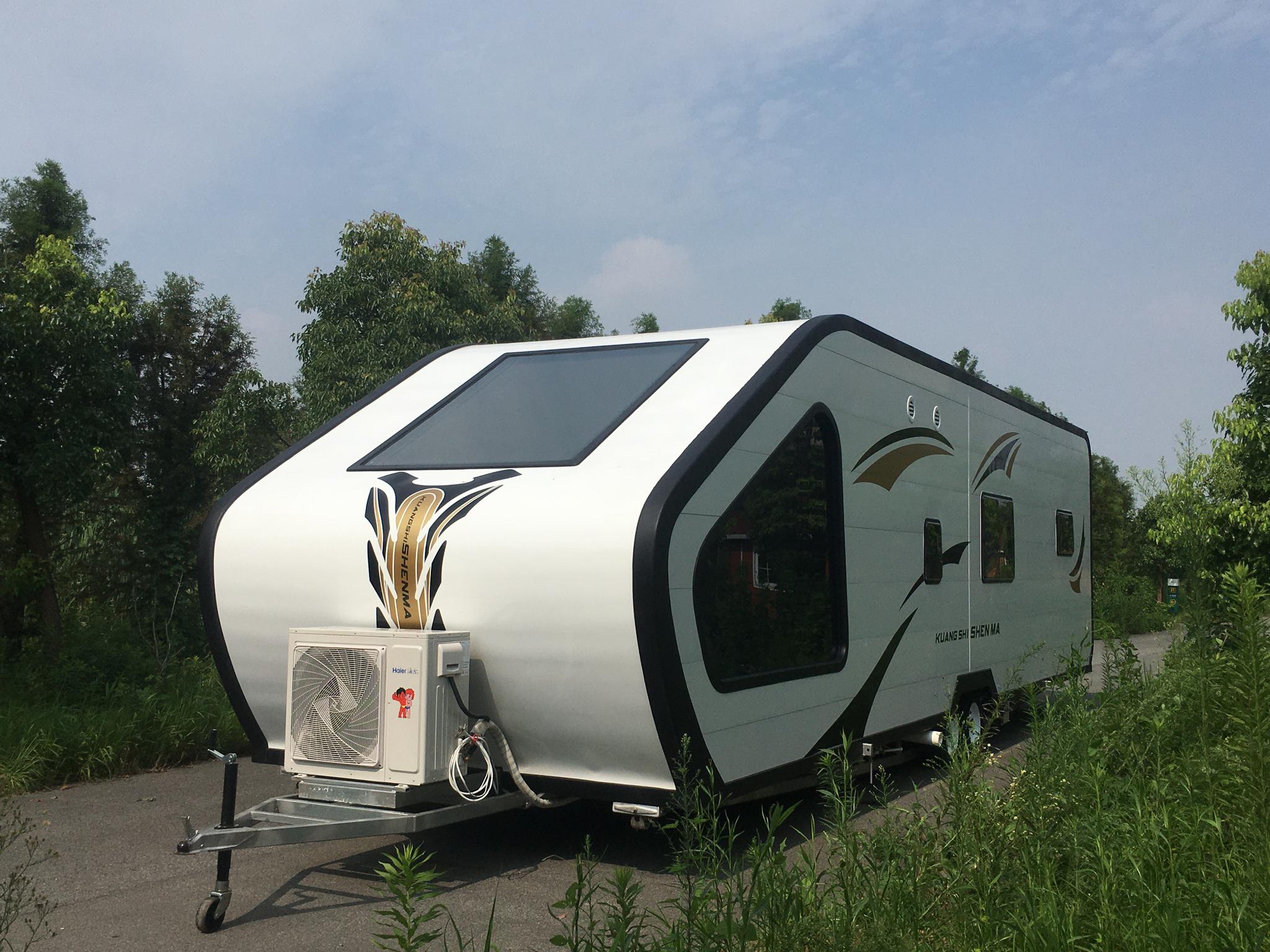 环球营地房车 13米观景营地房车 在房间内就可以看山看海看风景