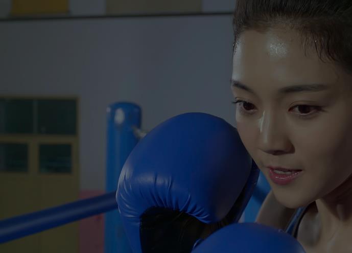 电影铁拳女孩的主演是谁