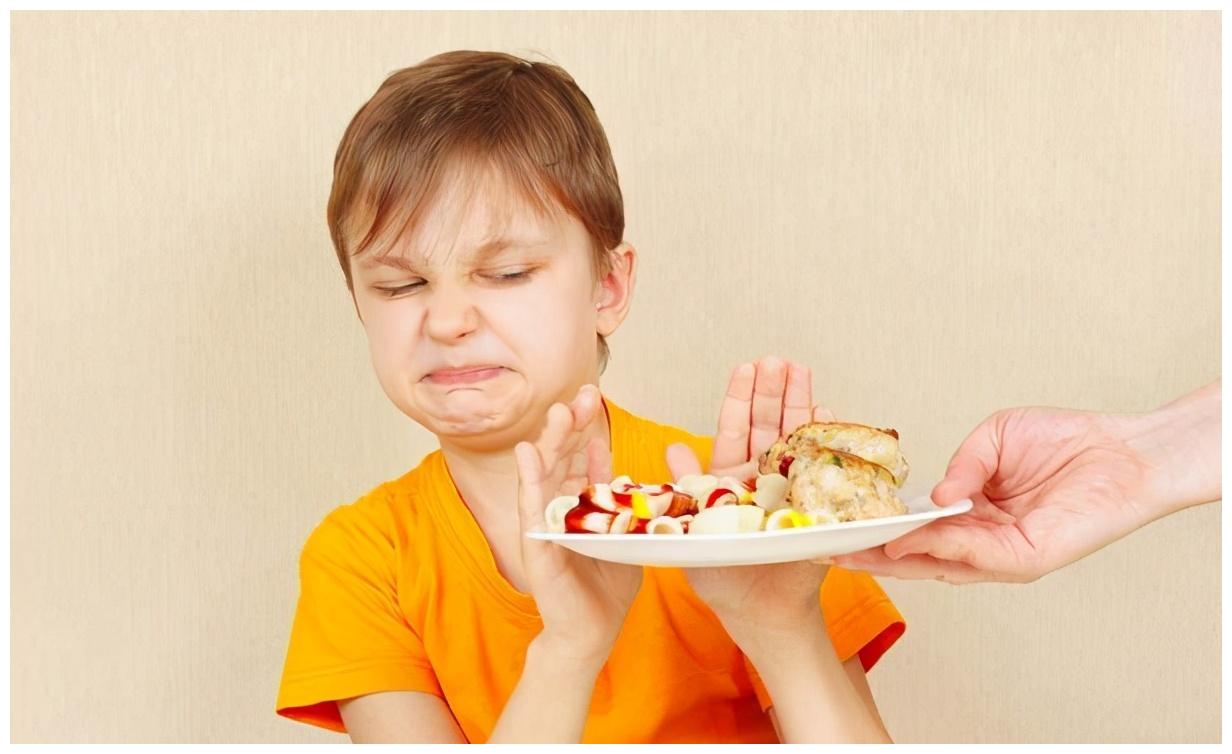 怎么对付不爱吃饭的宝宝,家长学会3招,不打不骂让宝宝爱上吃饭