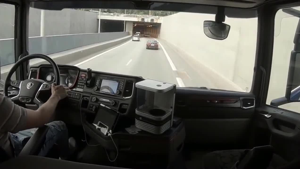 斯堪尼亚s520卡车,稳妥的行驶质感,这卡车真不错__财经头条