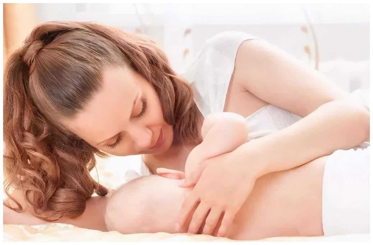 宝宝吃母乳标清图片