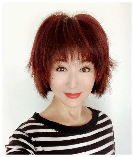 71岁潘迎紫近照曝光 皮肤白皙颜值不老被赞"逆生长"__财经头条