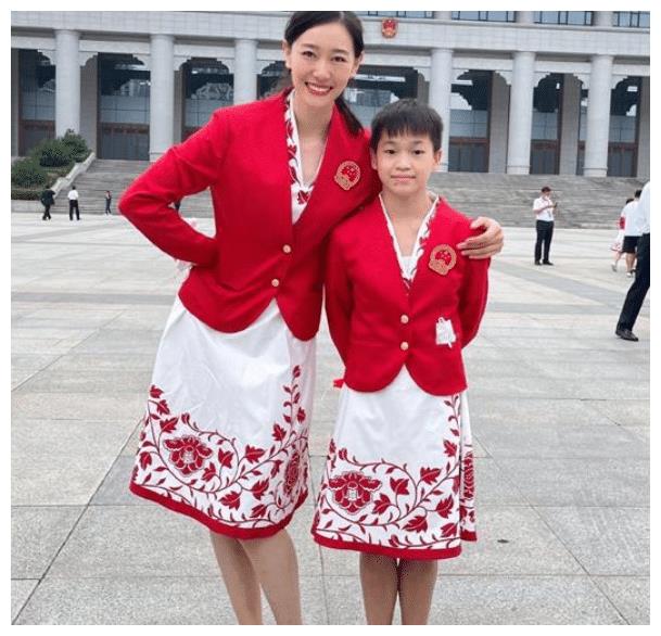 全红婵顿顿吃辣！主持人：不喜欢广东口味吗？恩师：去北京后变了休闲区蓝鸢梦想 - Www.slyday.coM