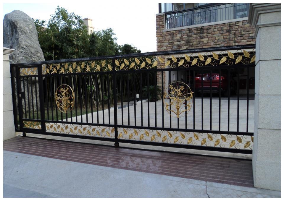 买别墅别光在院子内做表面功夫围绕院墙装滑轨门入户宽敞大气