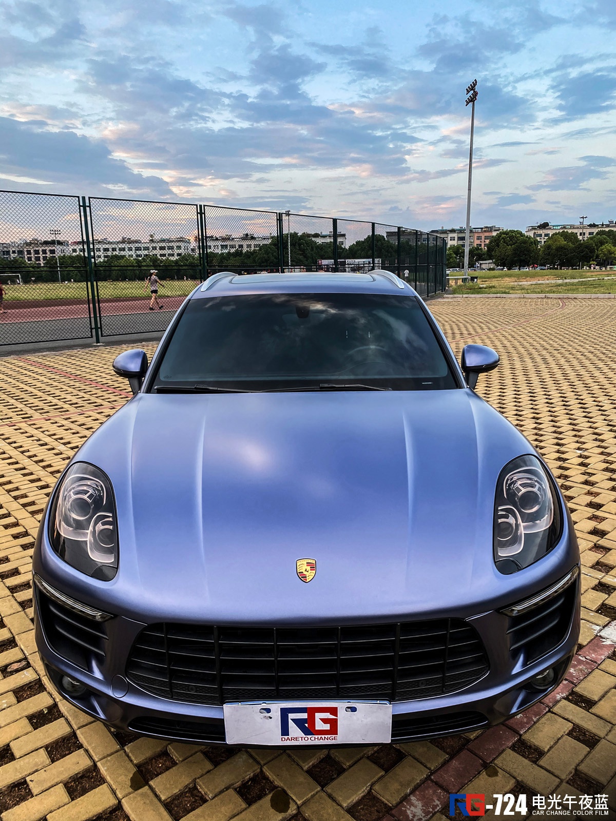 保时捷玛卡车身改色电光午夜蓝 rg瑞集改色膜浙江永康