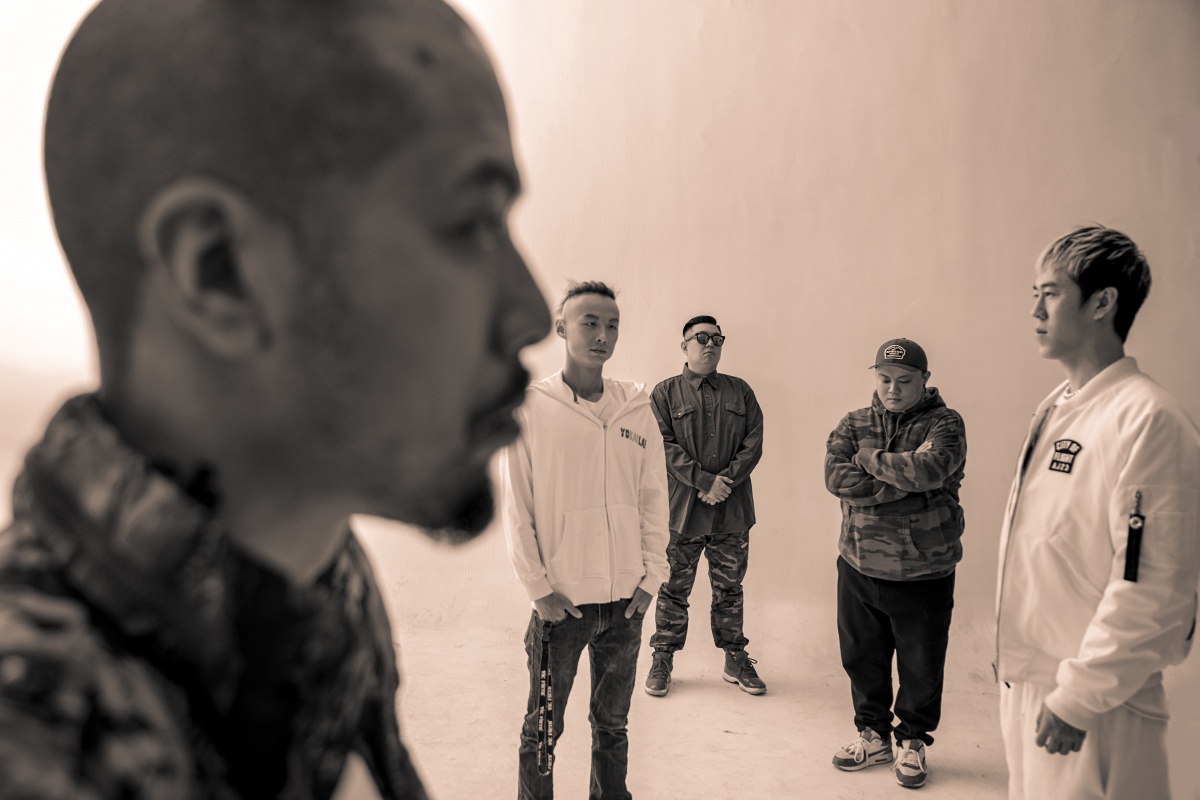 cmcb全新单曲上线携手梁维嘉找寻这个地方