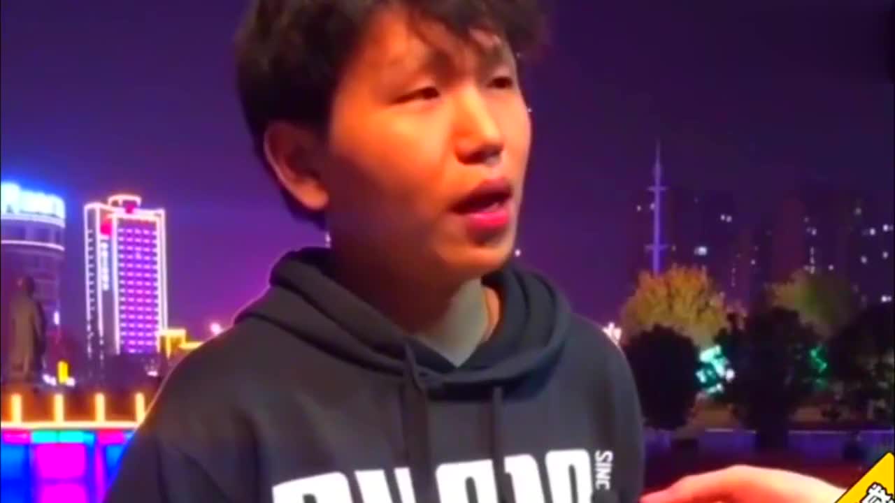 打电话给喜欢的人表白看看她什么反应 没想到就这样错过了