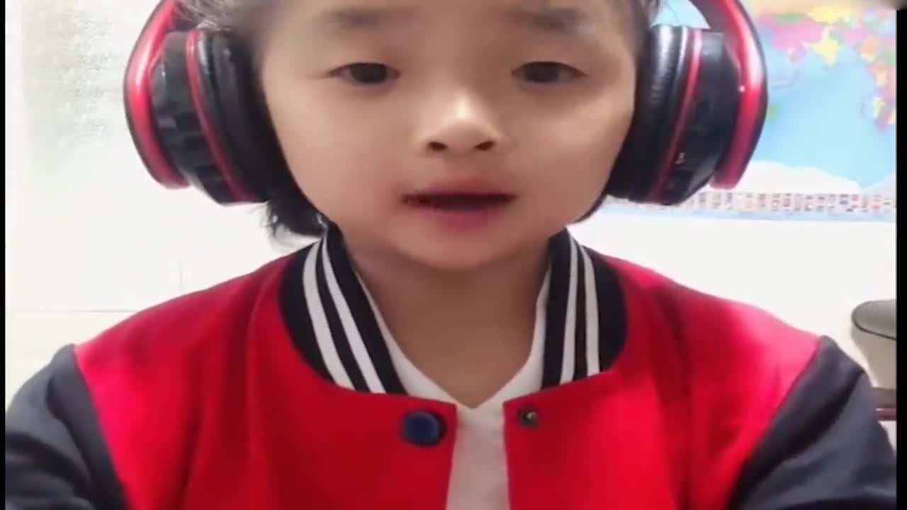 东北萌娃李欣蕊唱了一首《九儿》,这表情太招人稀罕了,好棒!