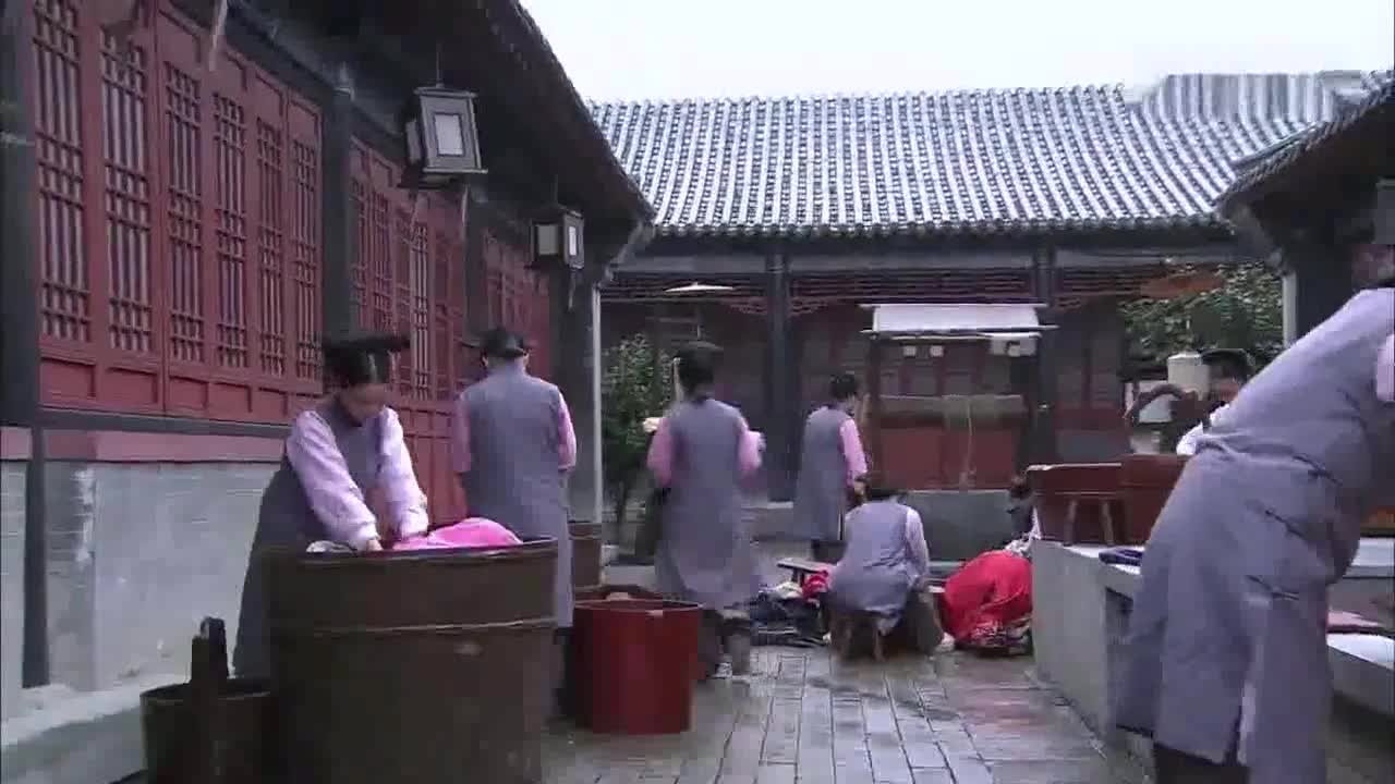 若曦被贬至浣衣局狂洗衣,这时候要是有台洗衣机该多好啊!