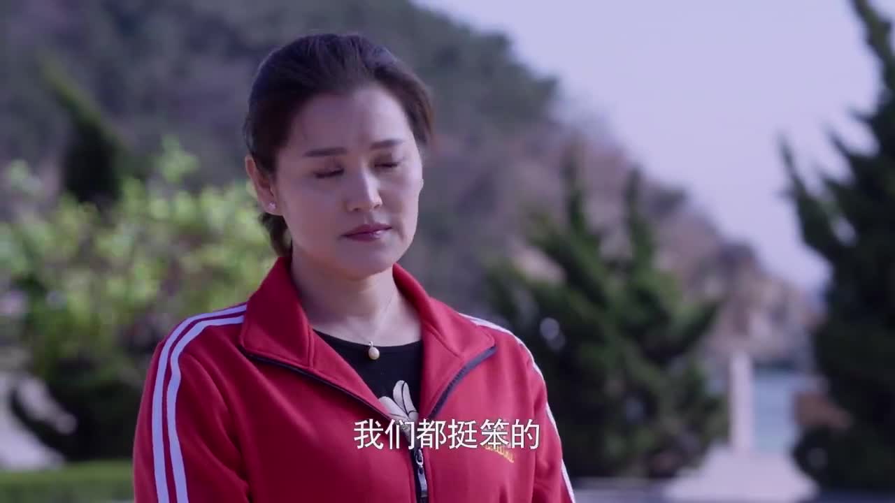 温暖的村庄:女子练舞假受伤,表情到位,引人看