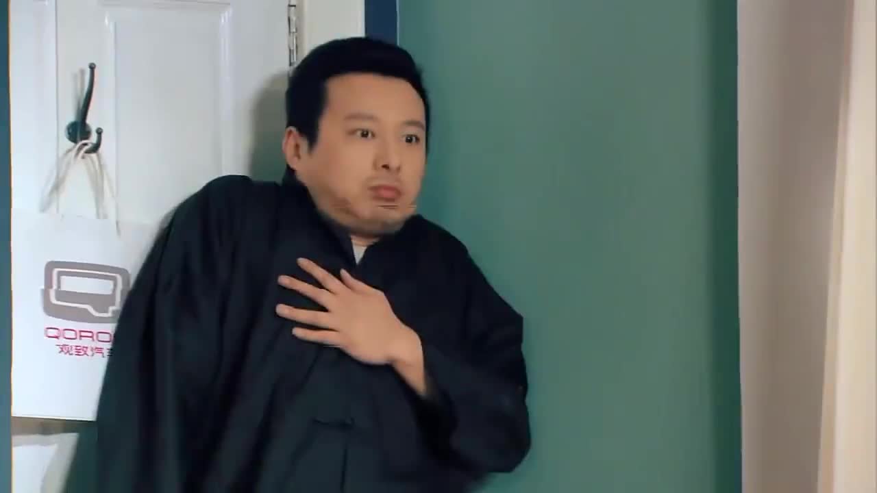 爱情公寓:胡一菲遇到真正的高人,曾小贤神助攻,黄大师好倒霉