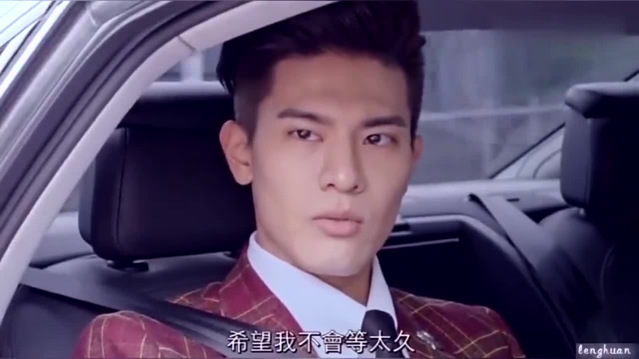 阿飞,不要一直看着唐毅了!这只蚌壳,你现在还撬不开!