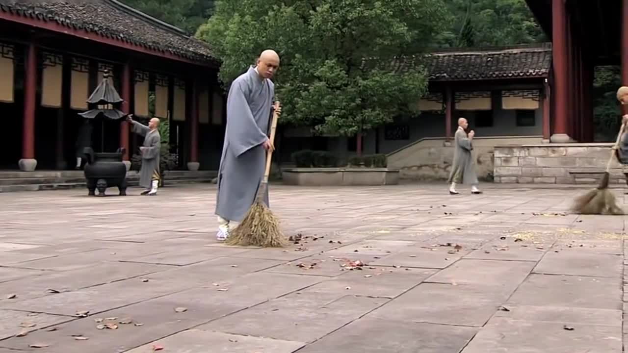活佛济公:圣僧抗回一座大山来灵隐寺,小和尚被吓到