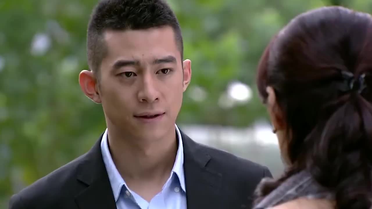 眉姐要结婚了,过来给于童送请帖,于童这下扎心了