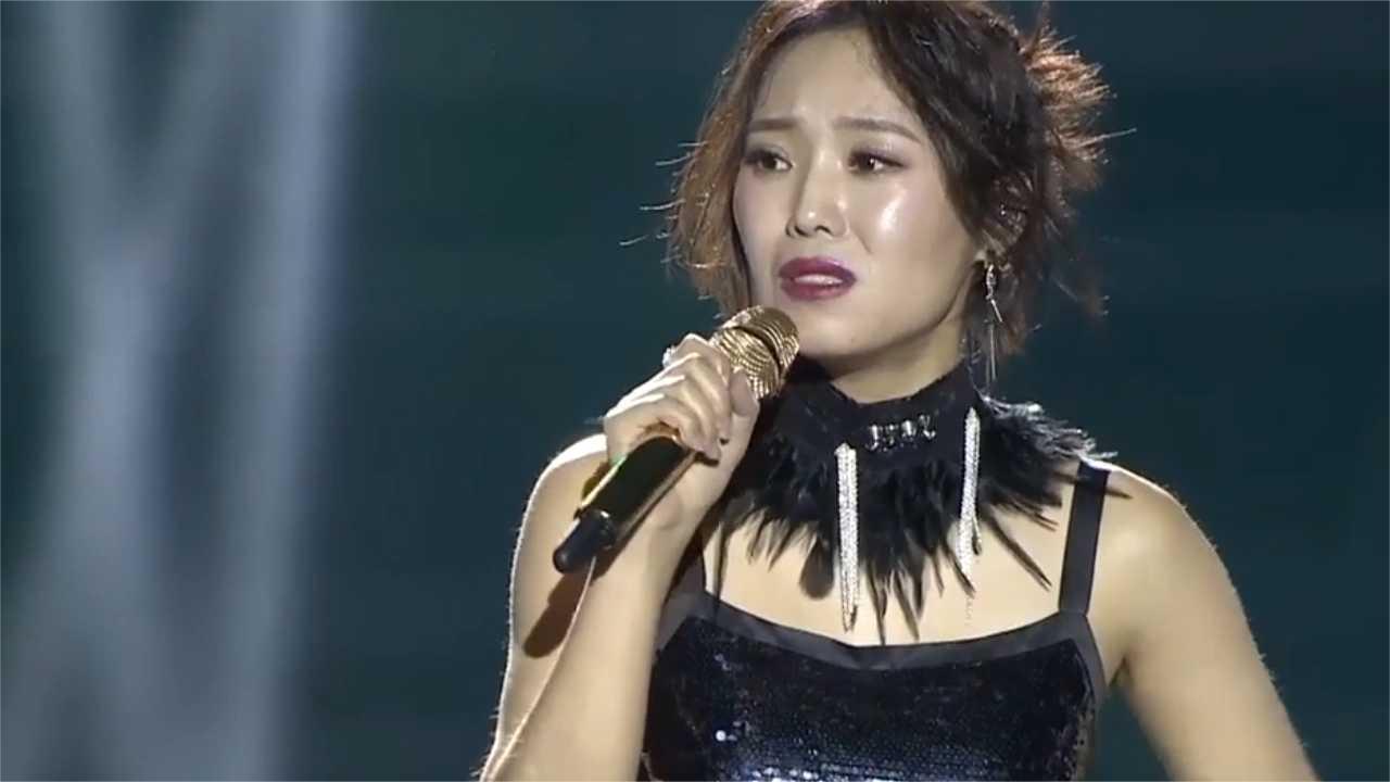 云飞,云朵双云合璧,一首《离别草原》好听到醉,多少遍也听不够