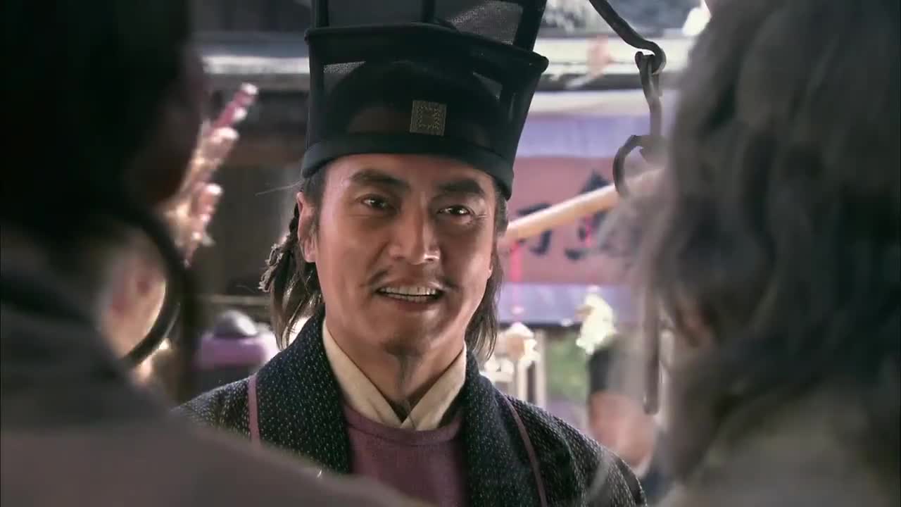 影视:石秀卖猪肉,午饭都没时间回家吃,哪料潘巧云竟亲自送来