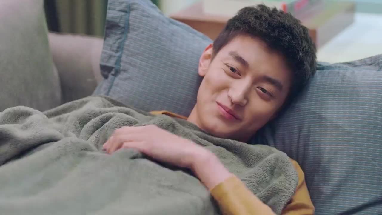 拾光里的我们:陆珈上演逗趣暖萌爱情,太让人心动了!好甜