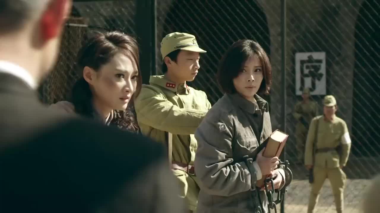 不料特工机智过人,将敌人堵得哑口无言 为您推荐: 谍战神剧大乱斗!