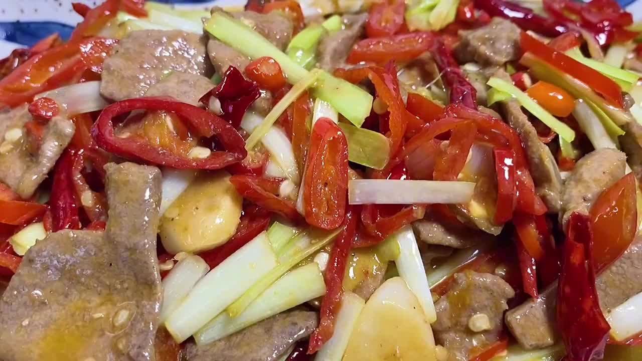 韭黄炒猪肝不醒不老,可好吃了