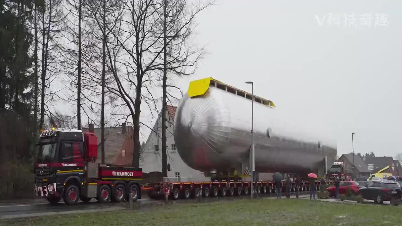 德国人是怎么运输大件的?这样的运输车,平时在马路上很少见到