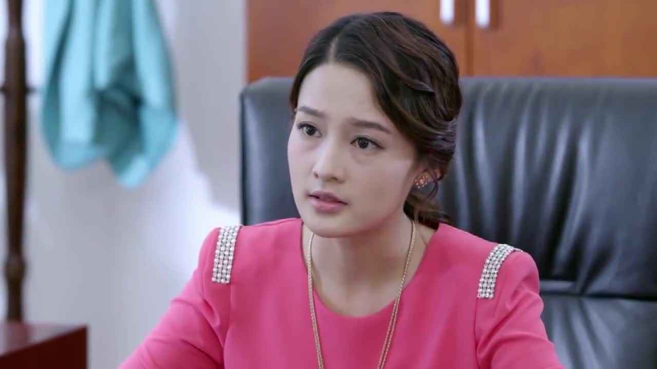 千金归来:公司遭到投诉,长清查完她底细,直接逼她就范