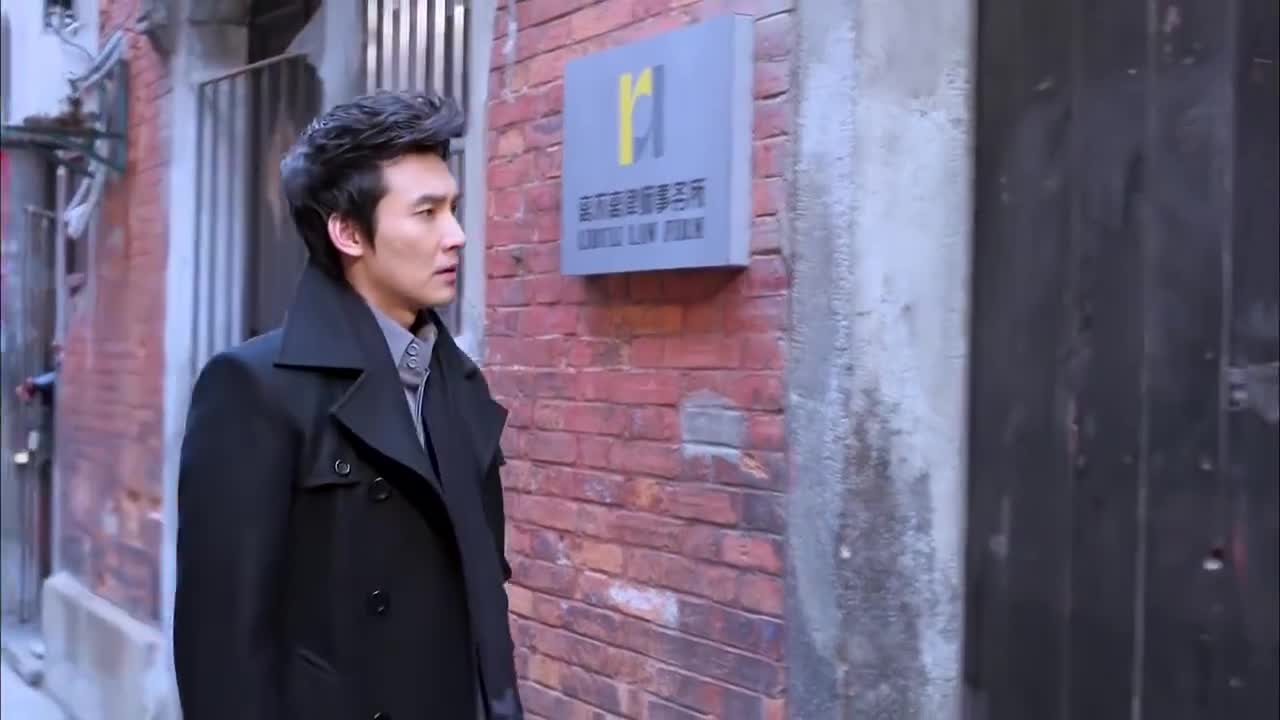 00:00 03:58 03:58 为您推荐: 金牌律师第10集:朱言来到吴天青的住处