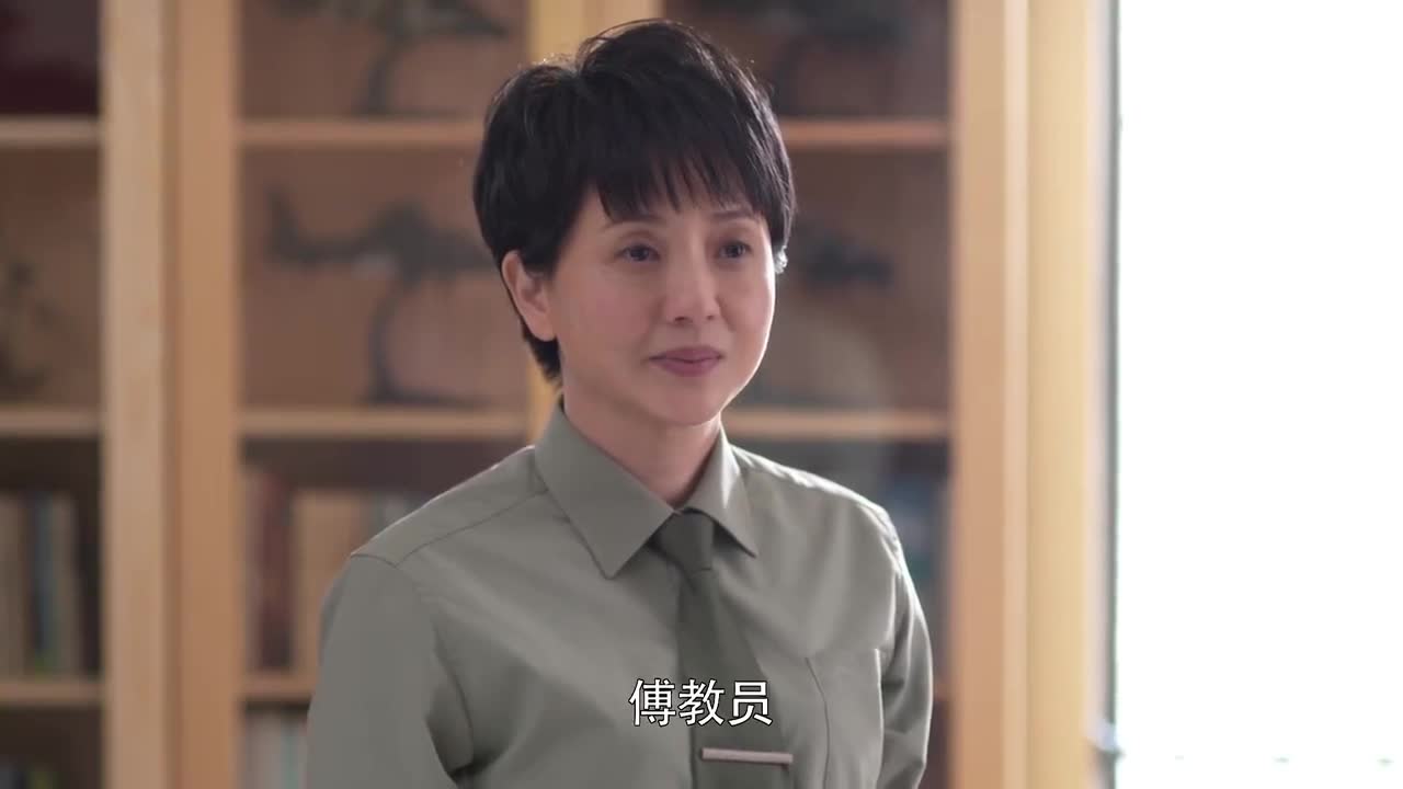 陆军一号:黑天鹅来看姜海,怎想开门的却是傅颖,内心猜疑不断