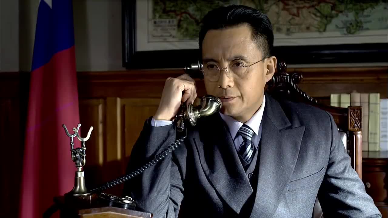 段仲仪是委员长的客人,但却是水家的仇人,只因对女人始乱终弃