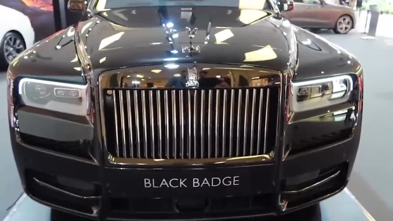 2020款劳斯莱斯库里南blackbadge亮相大商场打开后备箱太惊艳