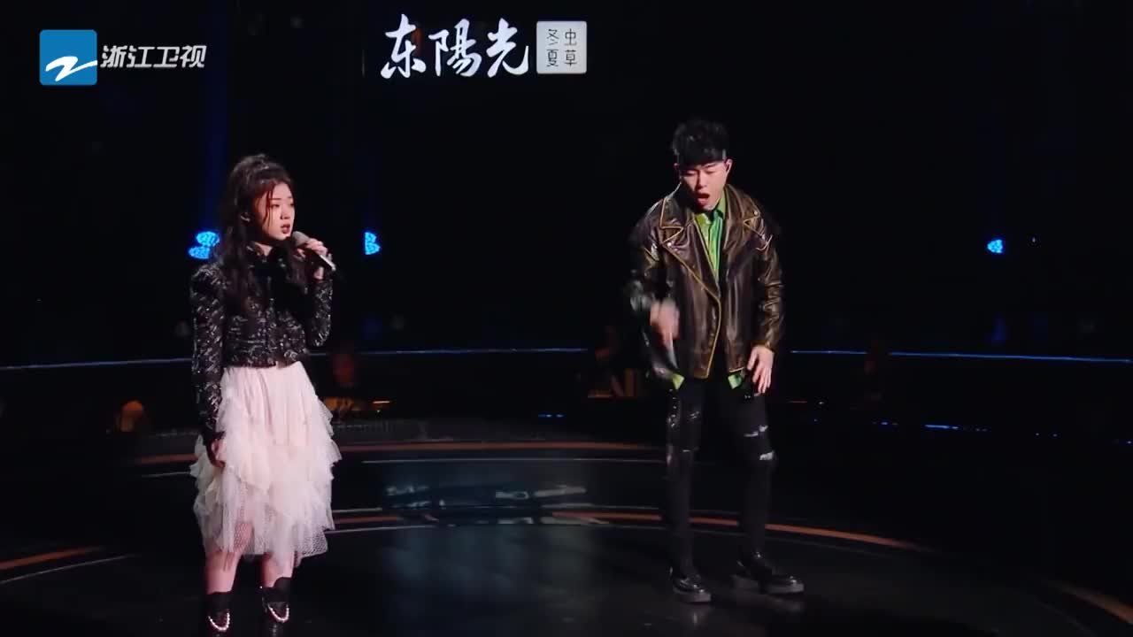 单依纯发功了与胡彦斌同台演唱单依纯根本不是我对手