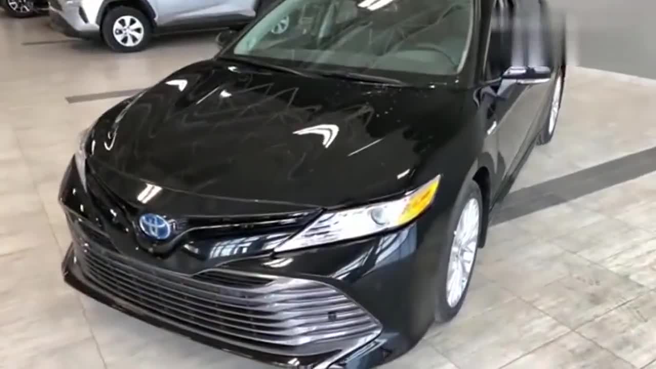 2020款凯美瑞混动版到店,黑色外观配黑色内饰,太稳重了