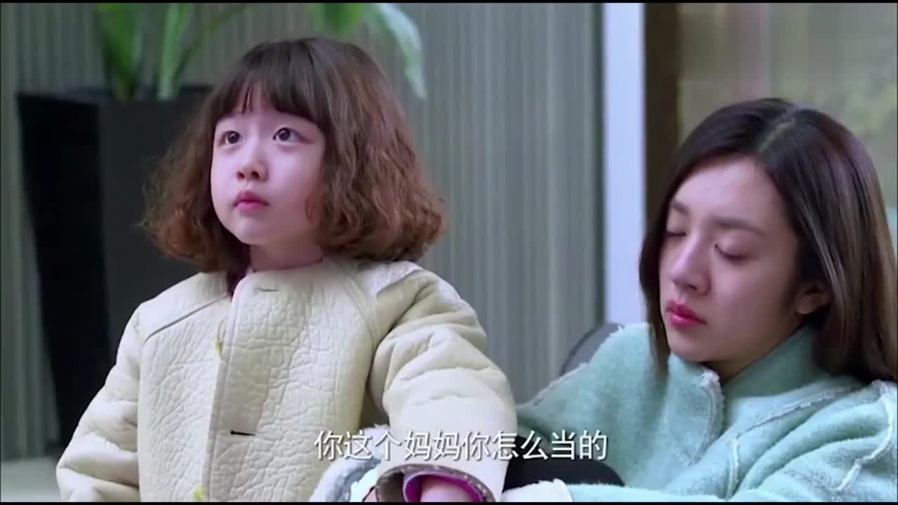 二胎时代灿灿看见老公发疯似的嘶吼伤心的跪在地上大哭