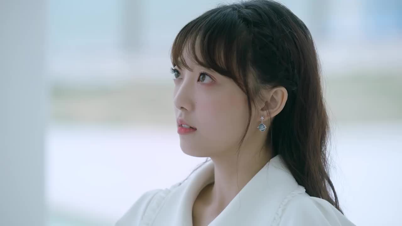 恋爱角色请指定清纯可人的范薇婀娜的身姿令人陶醉